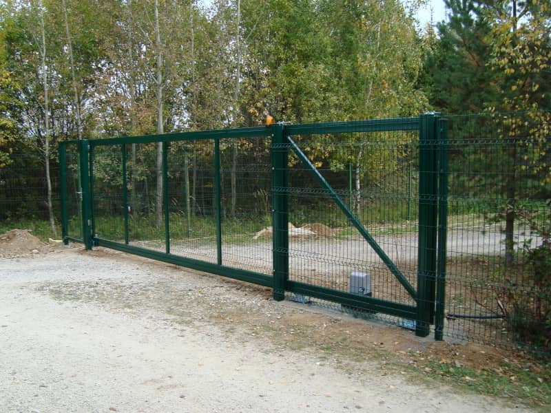 Сетчатый забор DoorHan в Ноябрьске с установкой