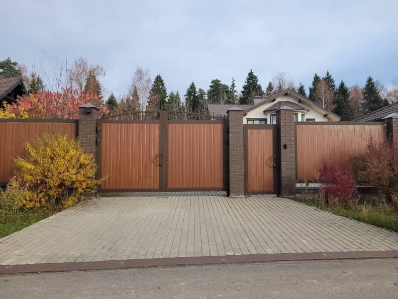 Уличные ворота DoorHan в Ноябрьске с установкой